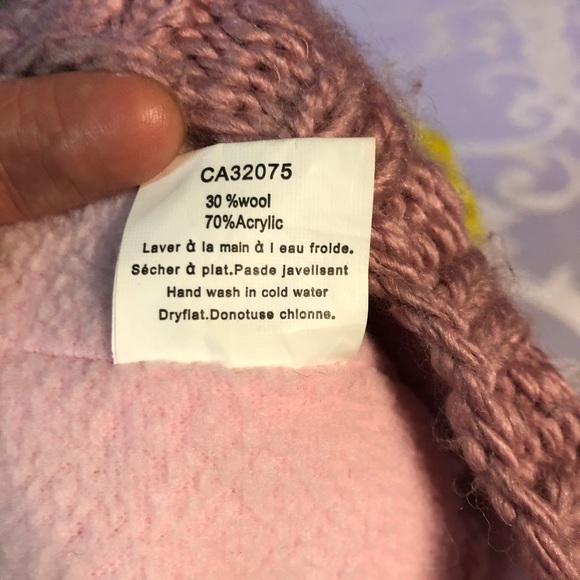 Winter hat - Picture 3 of 3